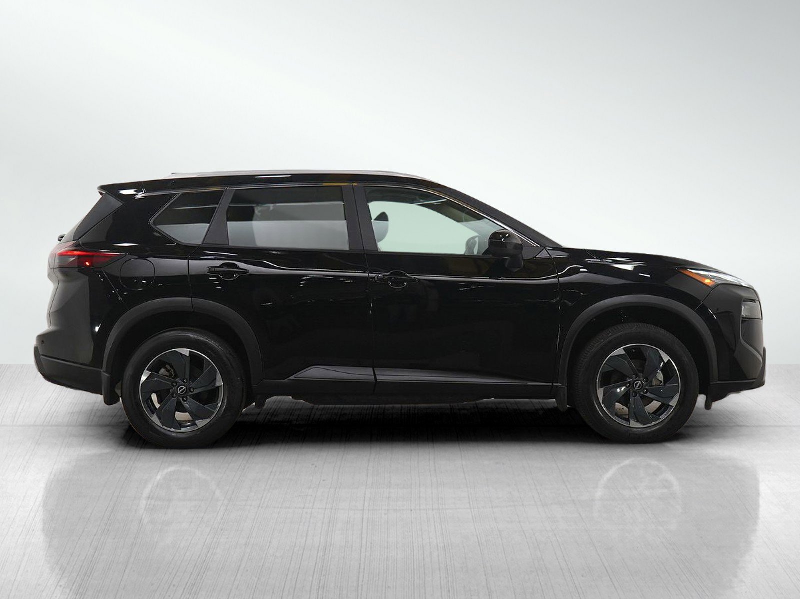 Used 2024 Nissan Rogue SV w/ SV Premium Package image 6
