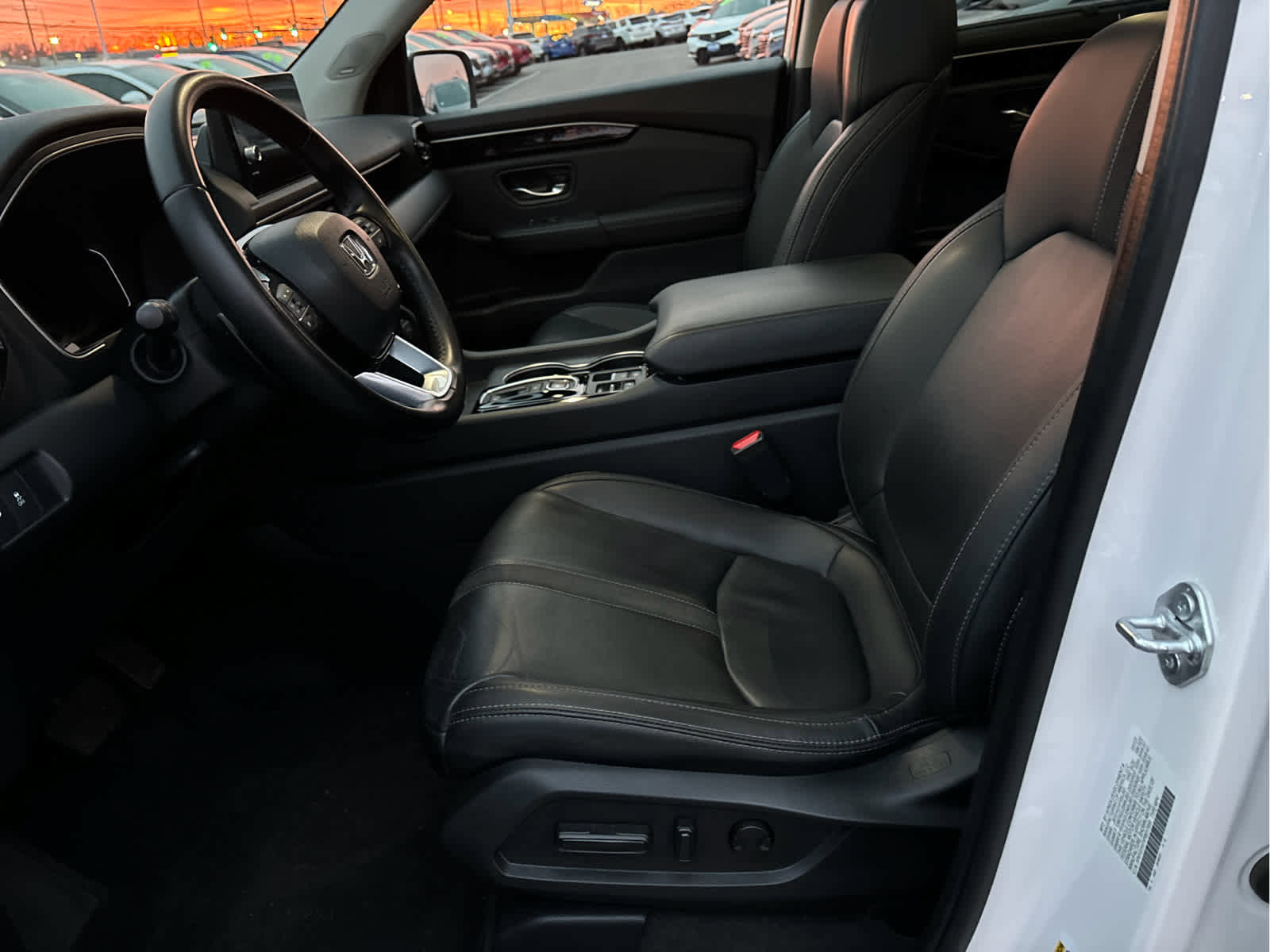 Used 2023 Honda Pilot Touring image 8