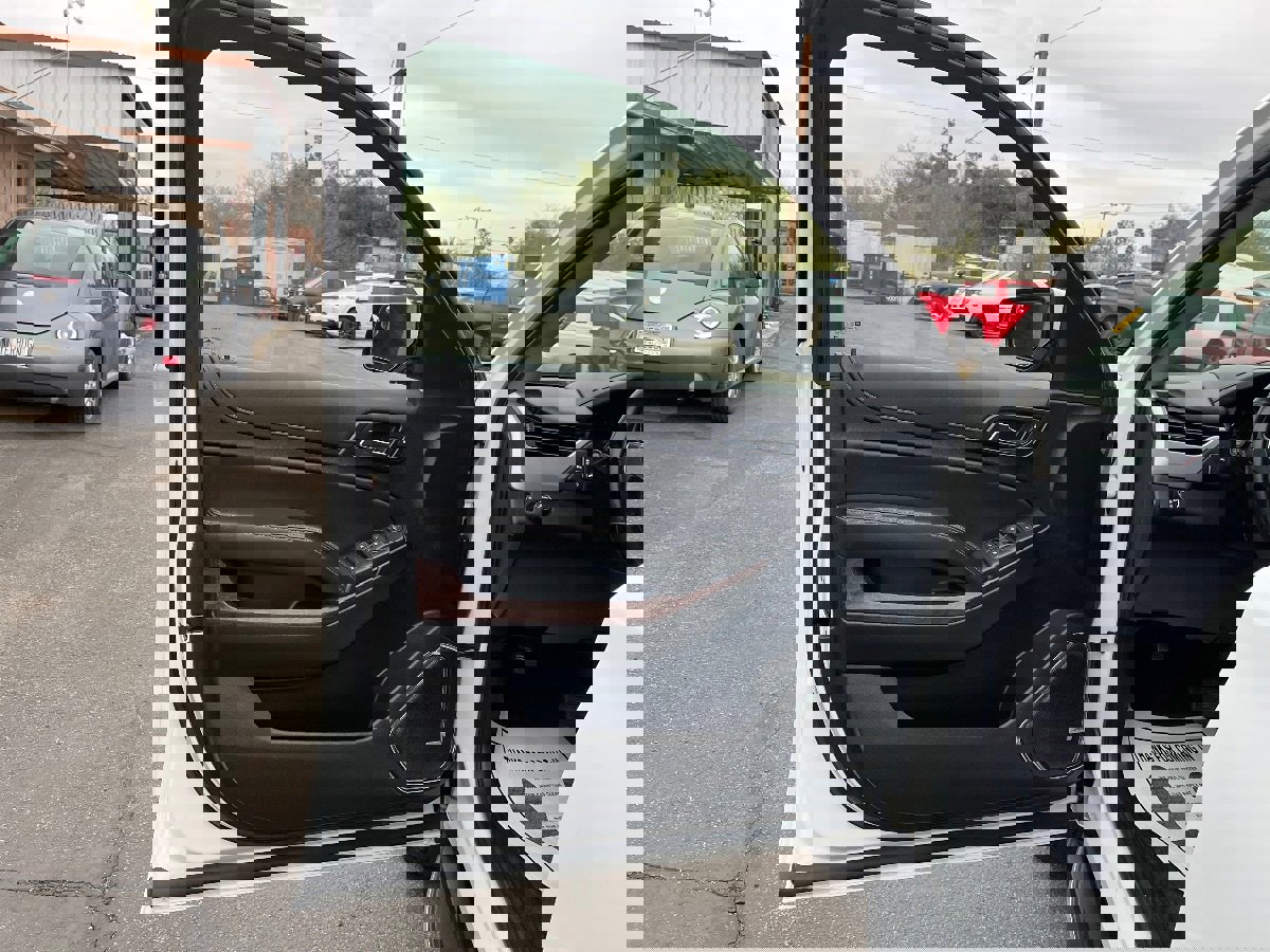 Used 2019 GMC Yukon XL SLE w/ SLE Value Package image 27