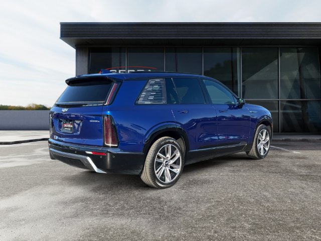 Certified 2026 Cadillac Vistiq Sport w/ LPO, Floor Liner Package AWD/4WD image 5