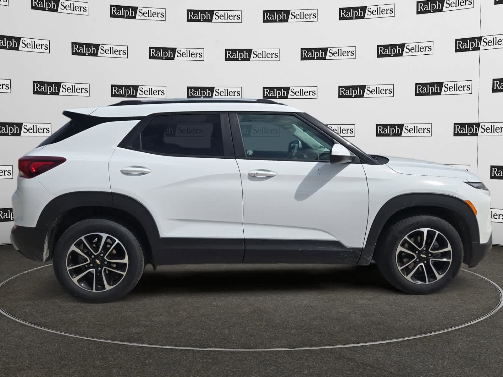Used 2025 Chevrolet TrailBlazer LT FWD image 6