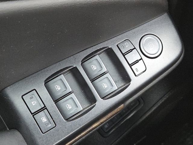 Used 2018 Chevrolet Suburban LT w/ LT Signature Package image 13