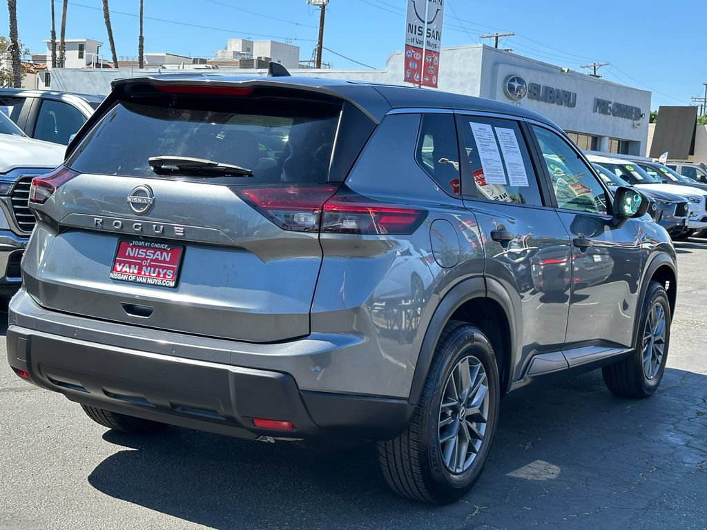 Used 2024 Nissan Rogue S FWD image 7