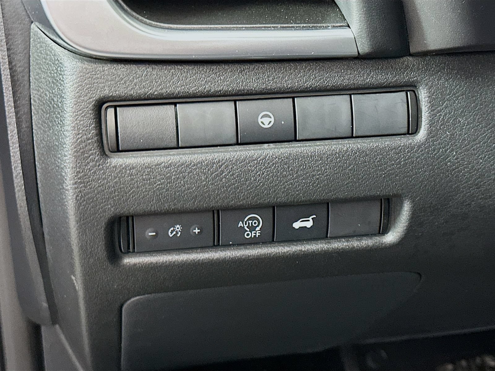 Used 2024 Nissan Rogue SV AWD/4WD image 11