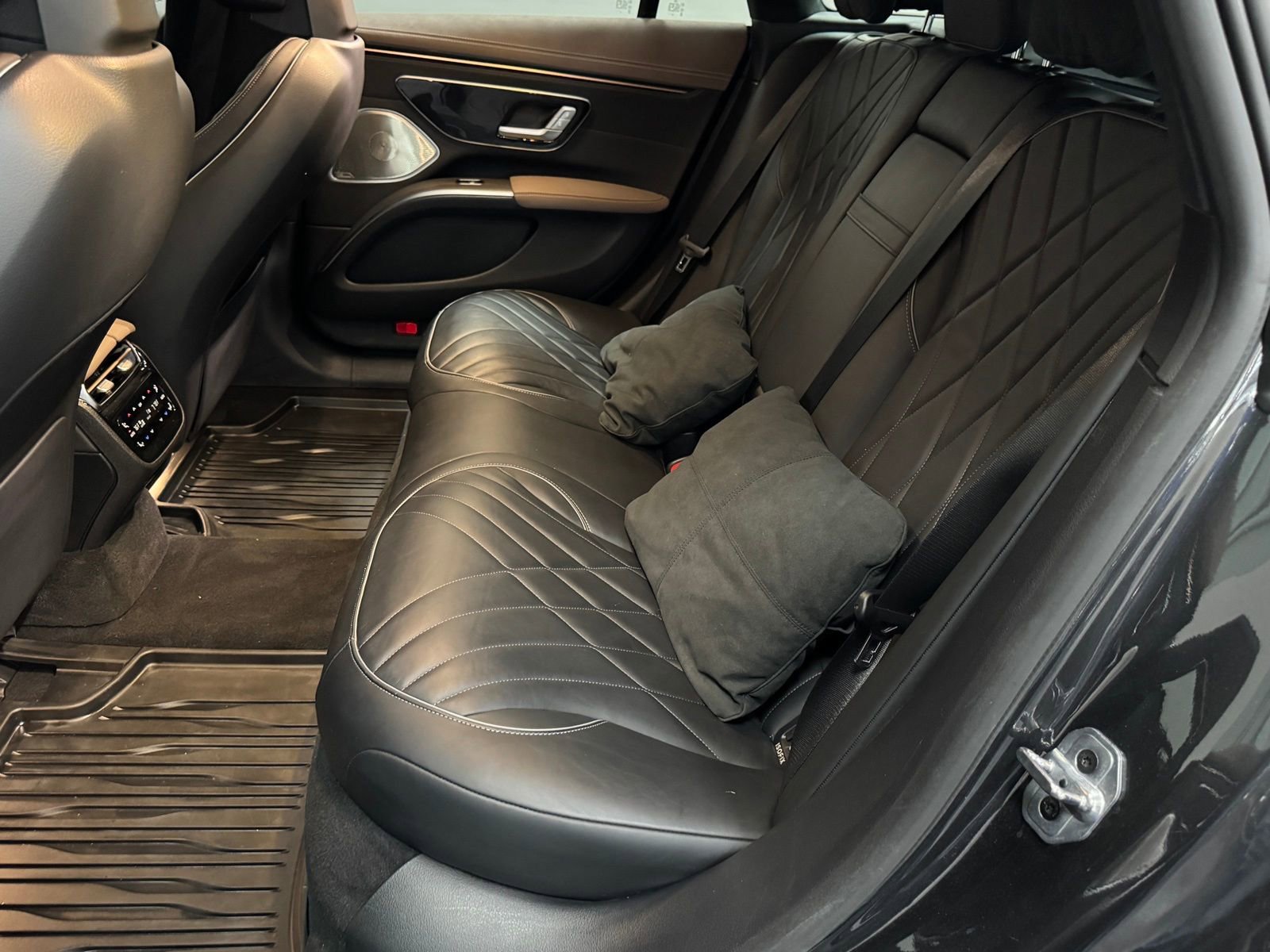 Certified 2023 Mercedes-Benz EQS 580 4MATIC Sedan image 42