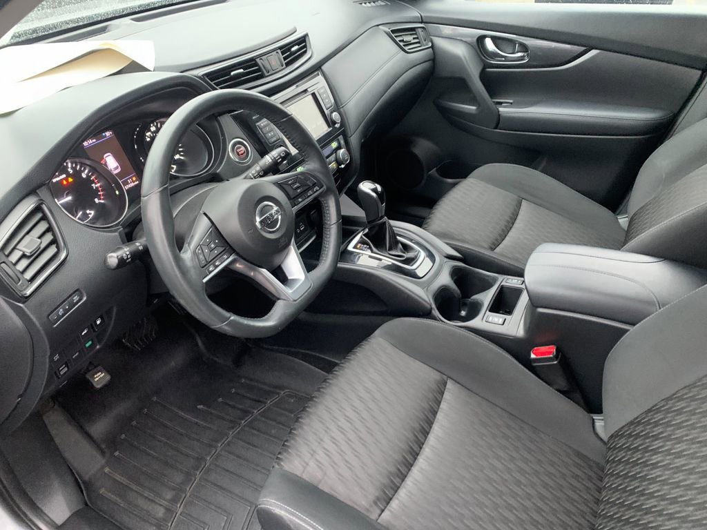 Used 2018 Nissan Rogue SV image 10