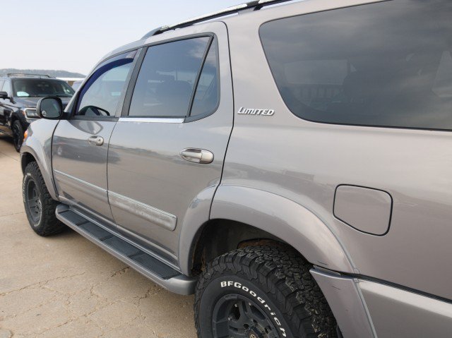 Used 2001 Toyota Sequoia Limited AWD/4WD image 8