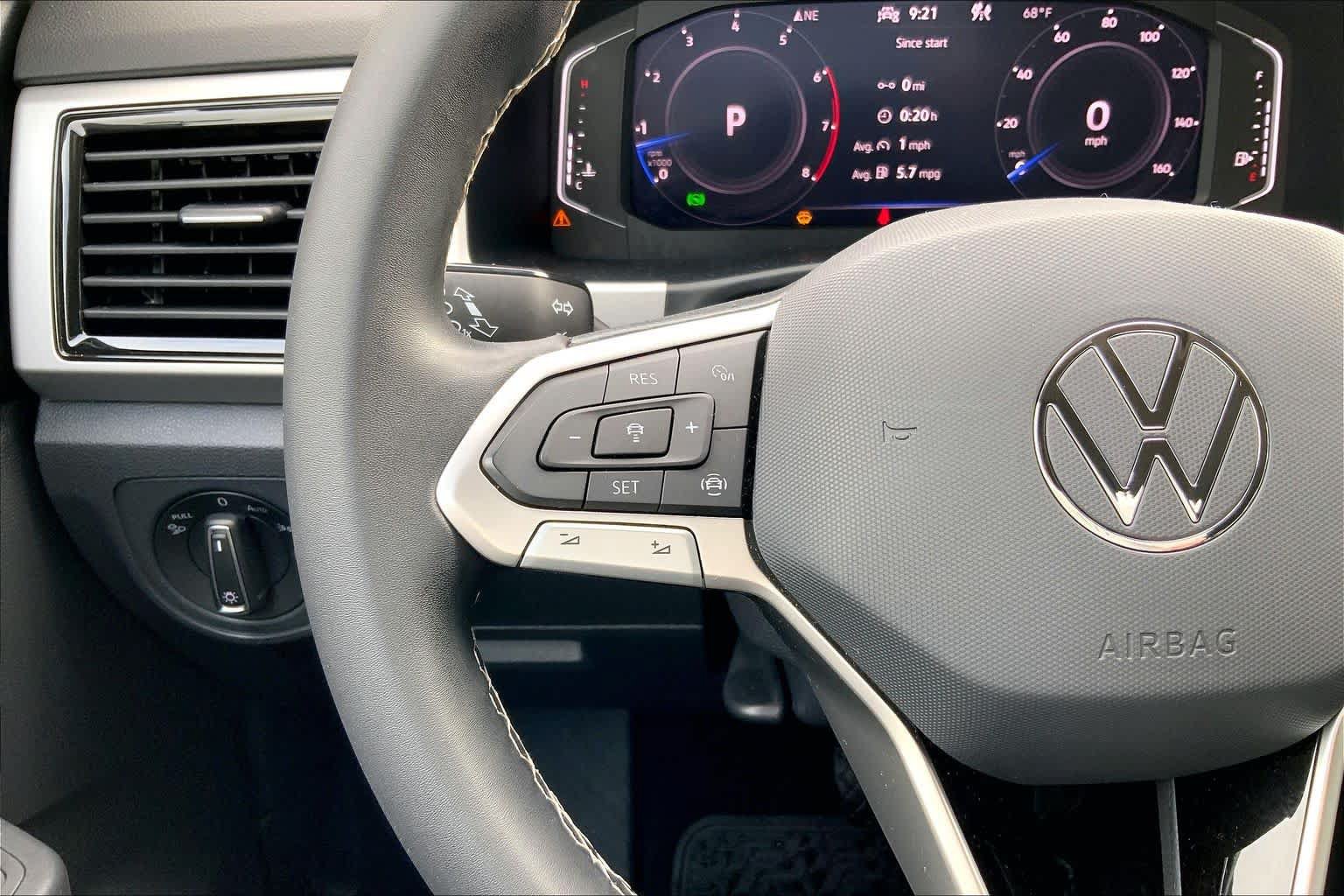 Used 2023 Volkswagen Atlas SE AWD/4WD image 24