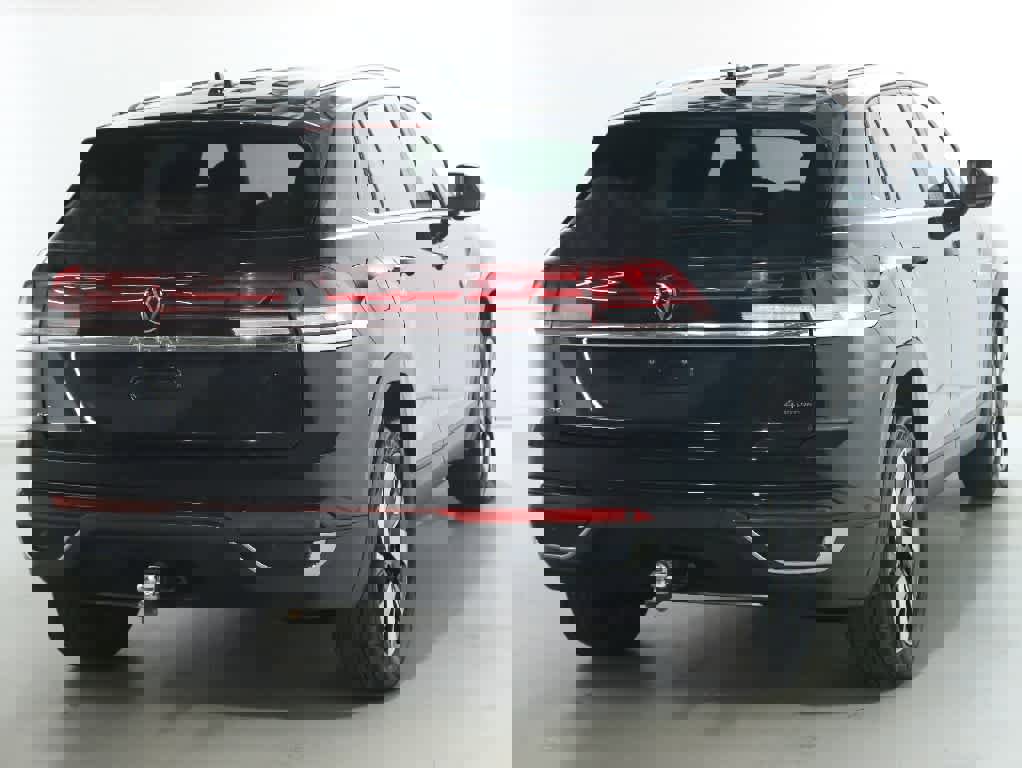 Used 2024 Volkswagen Atlas Cross Sport SE image 45