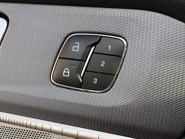 Used 2025 Ford Explorer ST image 27