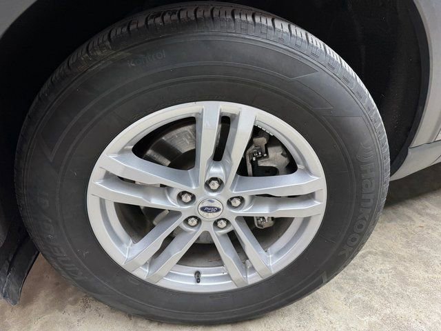 Used 2022 Ford Explorer XLT w/ Equipment Group 202A image 31
