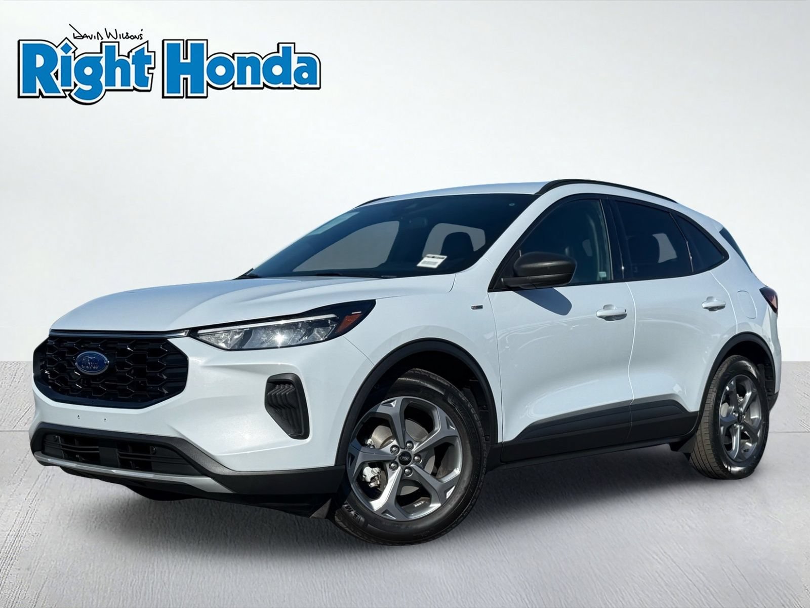 Used 2025 Ford Escape ST-Line FWD image 2