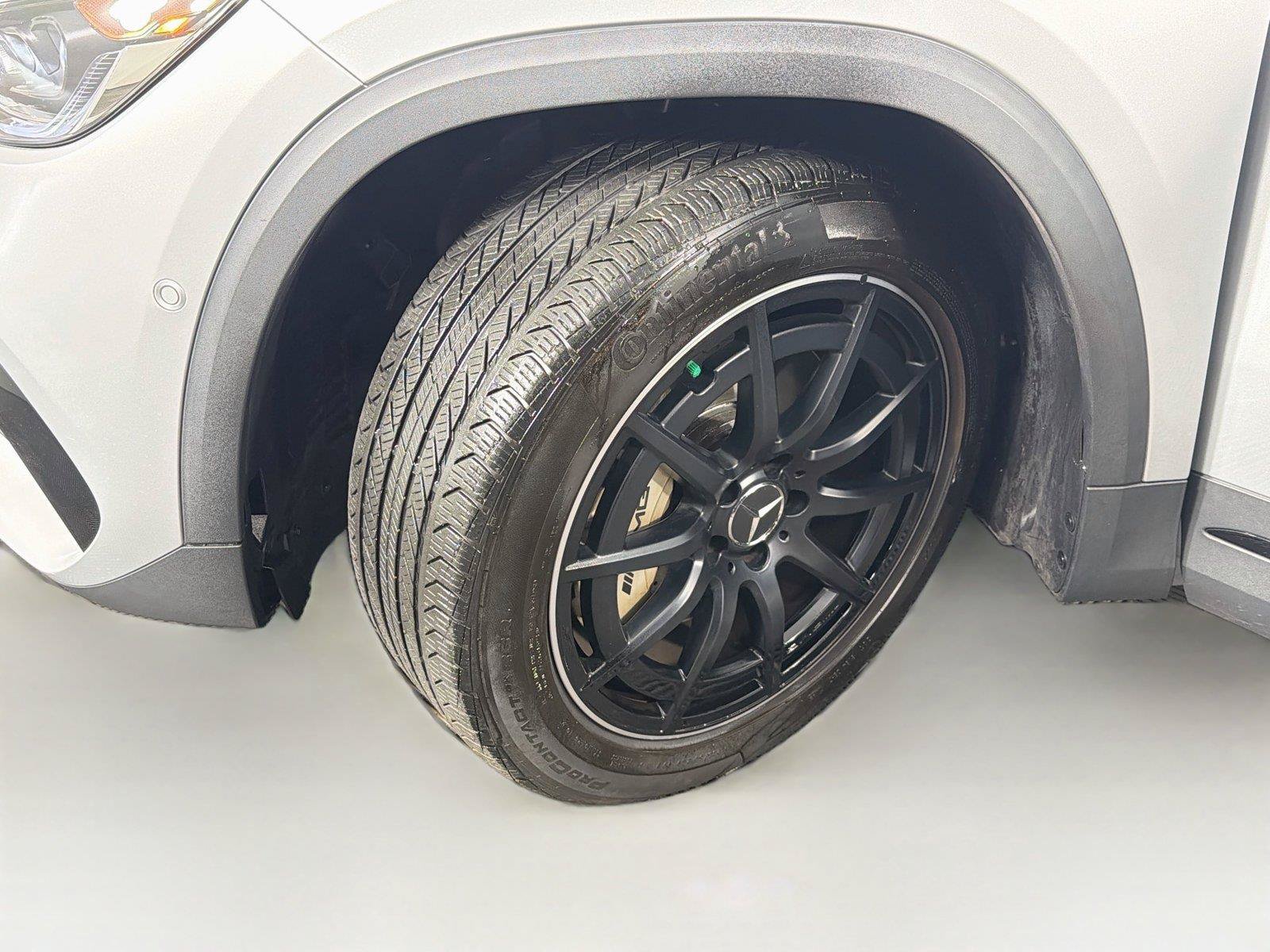 Used 2023 Mercedes-Benz GLA 35 AMG 4MATIC w/ Parking Assistance Package image 35
