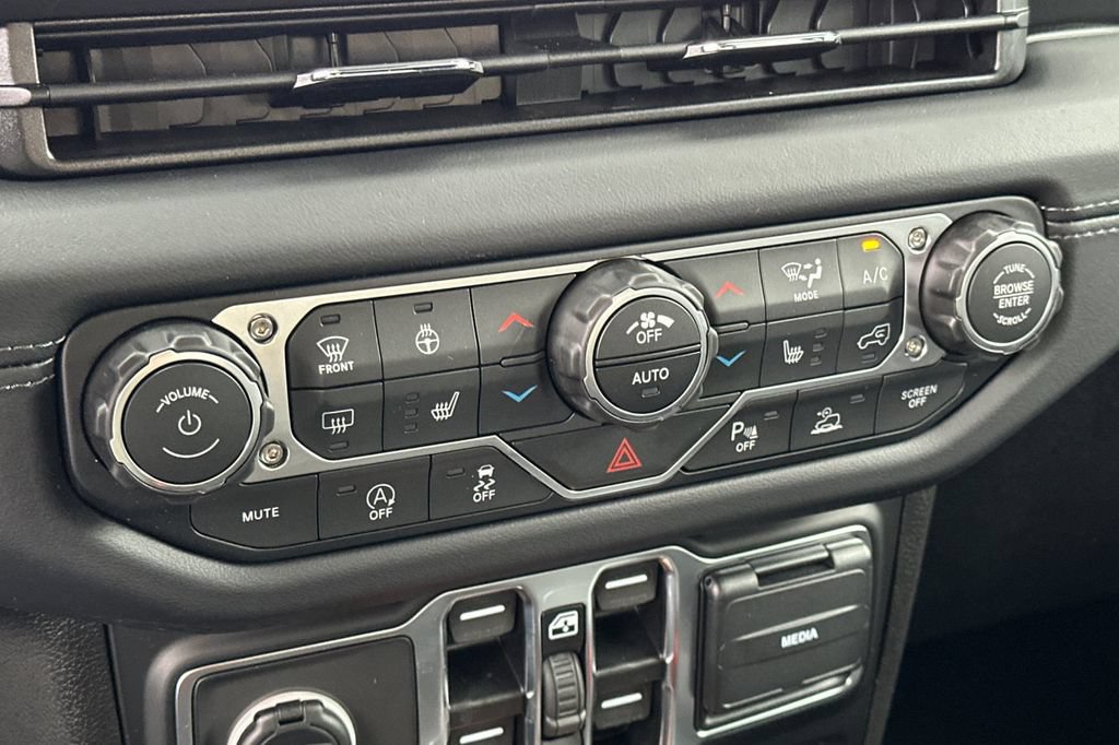New 2025 Jeep Gladiator Sport AWD/4WD image 20