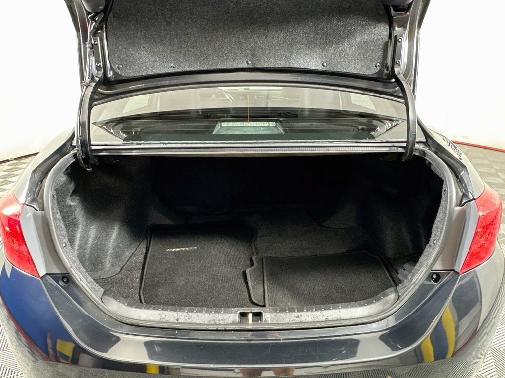 Used 2017 Toyota Corolla SE w/ Carpet Mat Package (TMS) FWD image 24