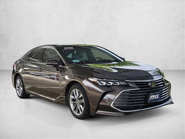 Used 2019 Toyota Avalon XLE FWD image 3
