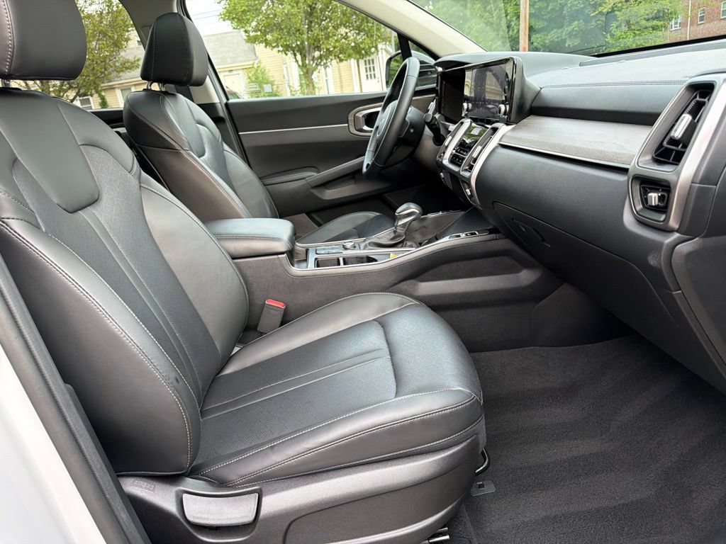 Certified 2023 Kia Sorento S w/ Panoramic Sunroof Package AWD/4WD image 32