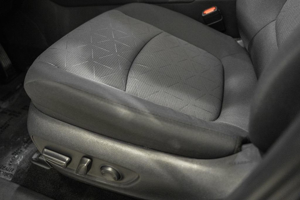 Certified 2025 Toyota RAV4 XLE AWD/4WD image 32