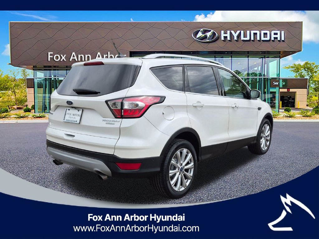 Used 2018 Ford Escape Titanium w/ Ford Safe & Smart Package FWD image 5