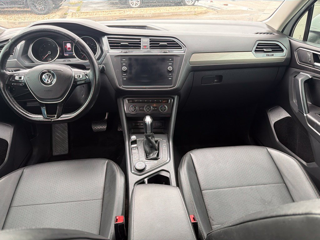 Used 2018 Volkswagen Tiguan SE w/ 3rd Row Seat Package AWD/4WD image 16