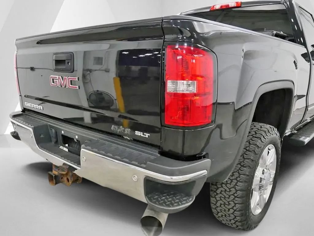 Used 2019 GMC Sierra 2500 SLT w/ Driver Alert Package AWD/4WD image 37