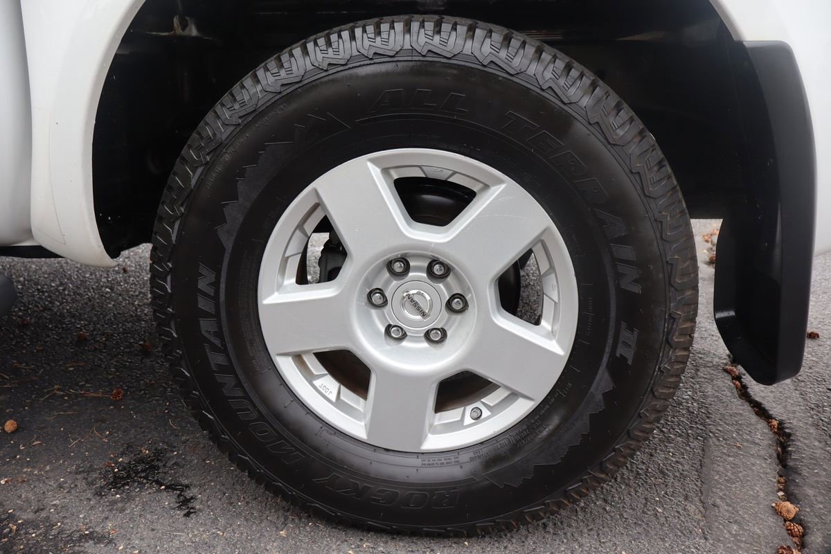 Used 2006 Nissan Frontier SE w/ (P01) Power Pkg AWD/4WD image 40