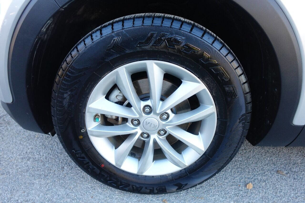 Used 2016 Kia Sorento L image 34