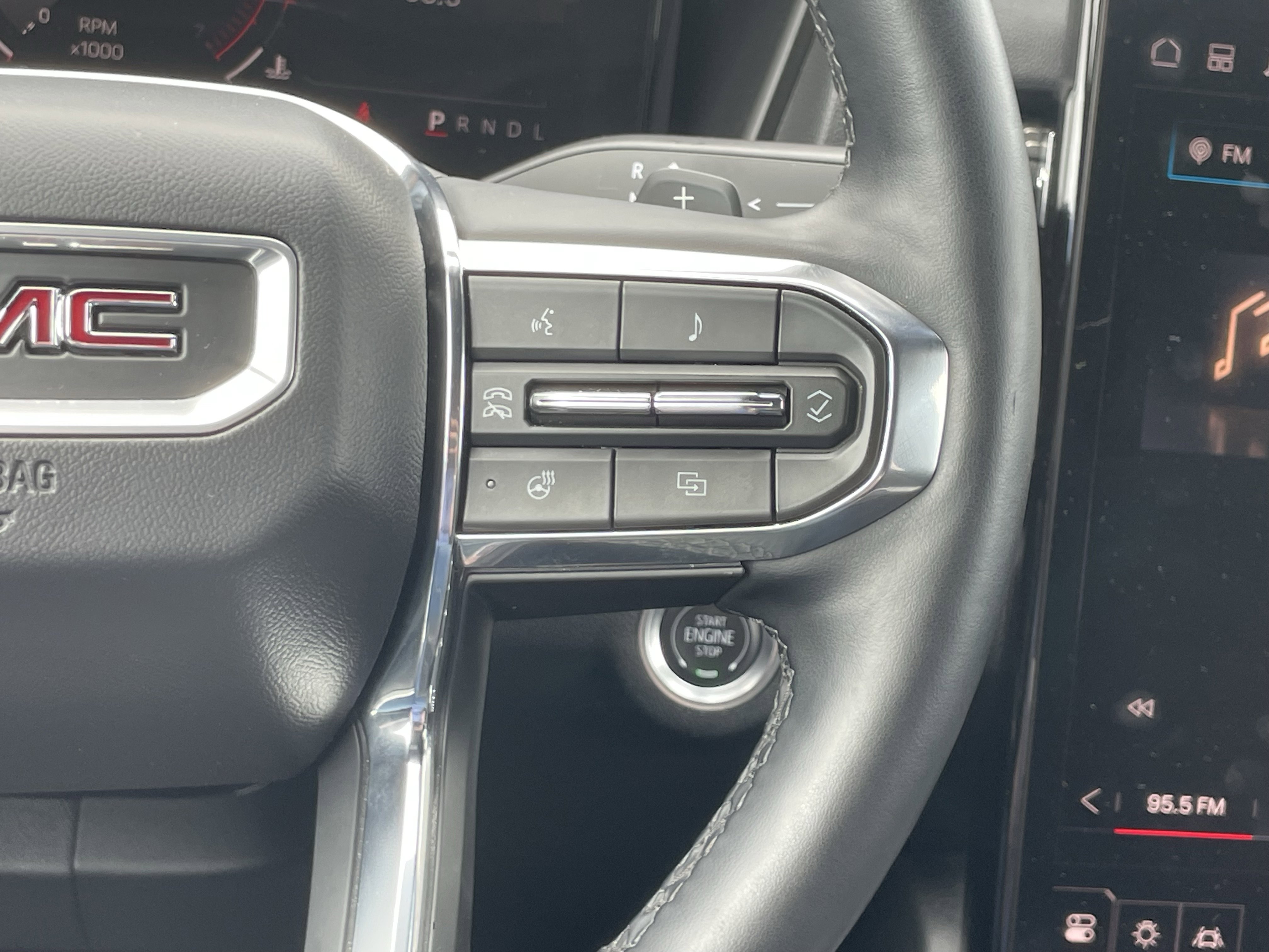 Used 2025 GMC Terrain Elevation AWD/4WD image 19