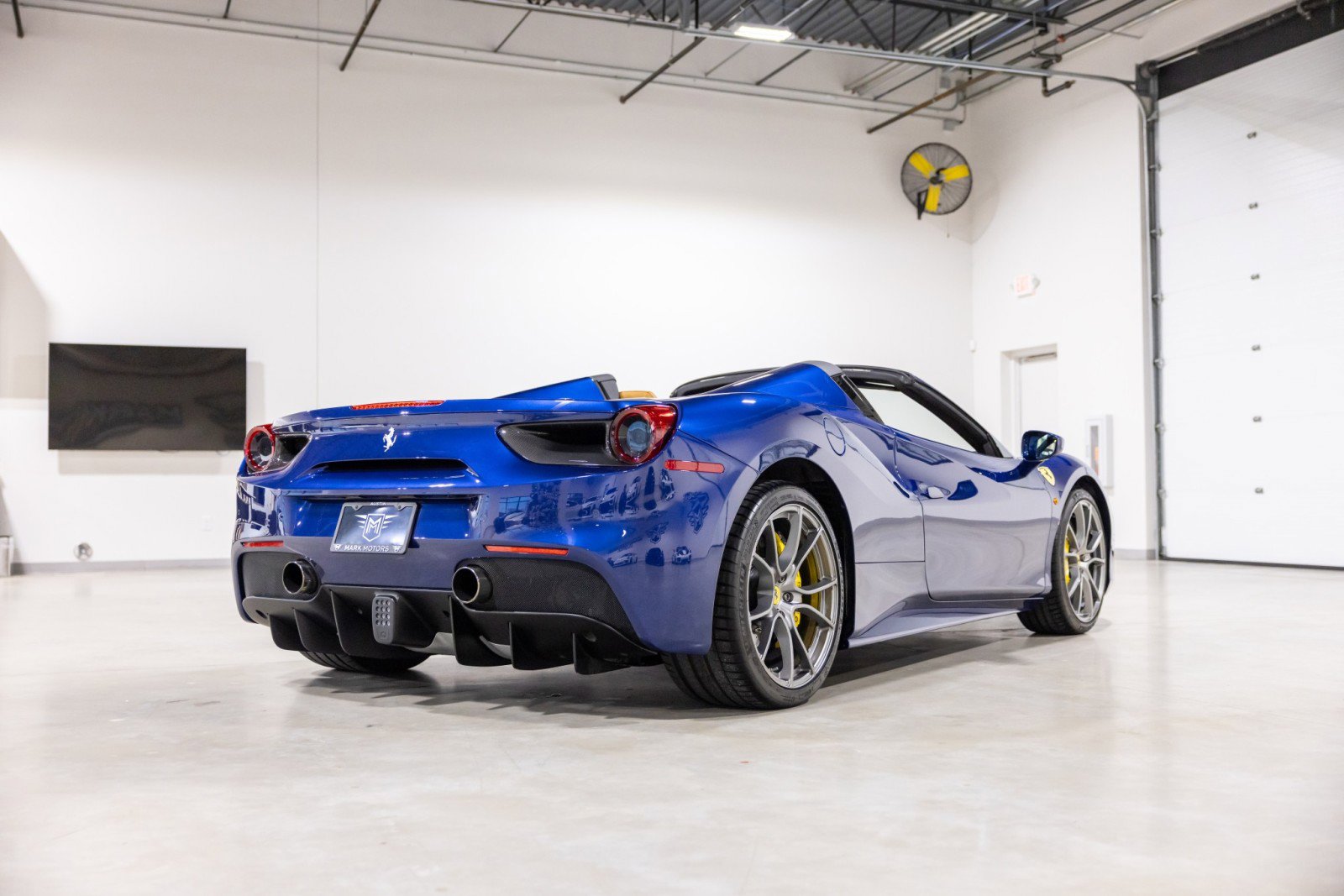 Used 2019 Ferrari 488 Spider image 4