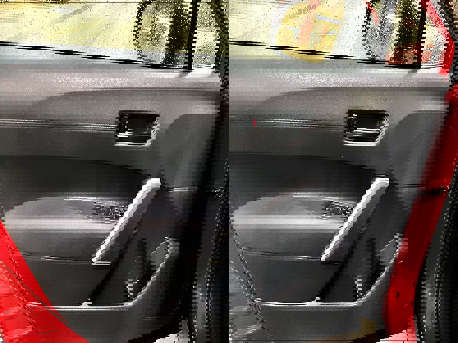 Used 2024 Toyota Corolla Cross LE image 9