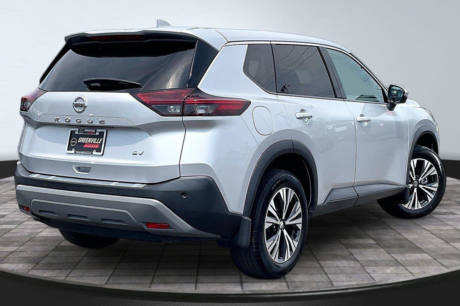Certified 2021 Nissan Rogue SV FWD image 14