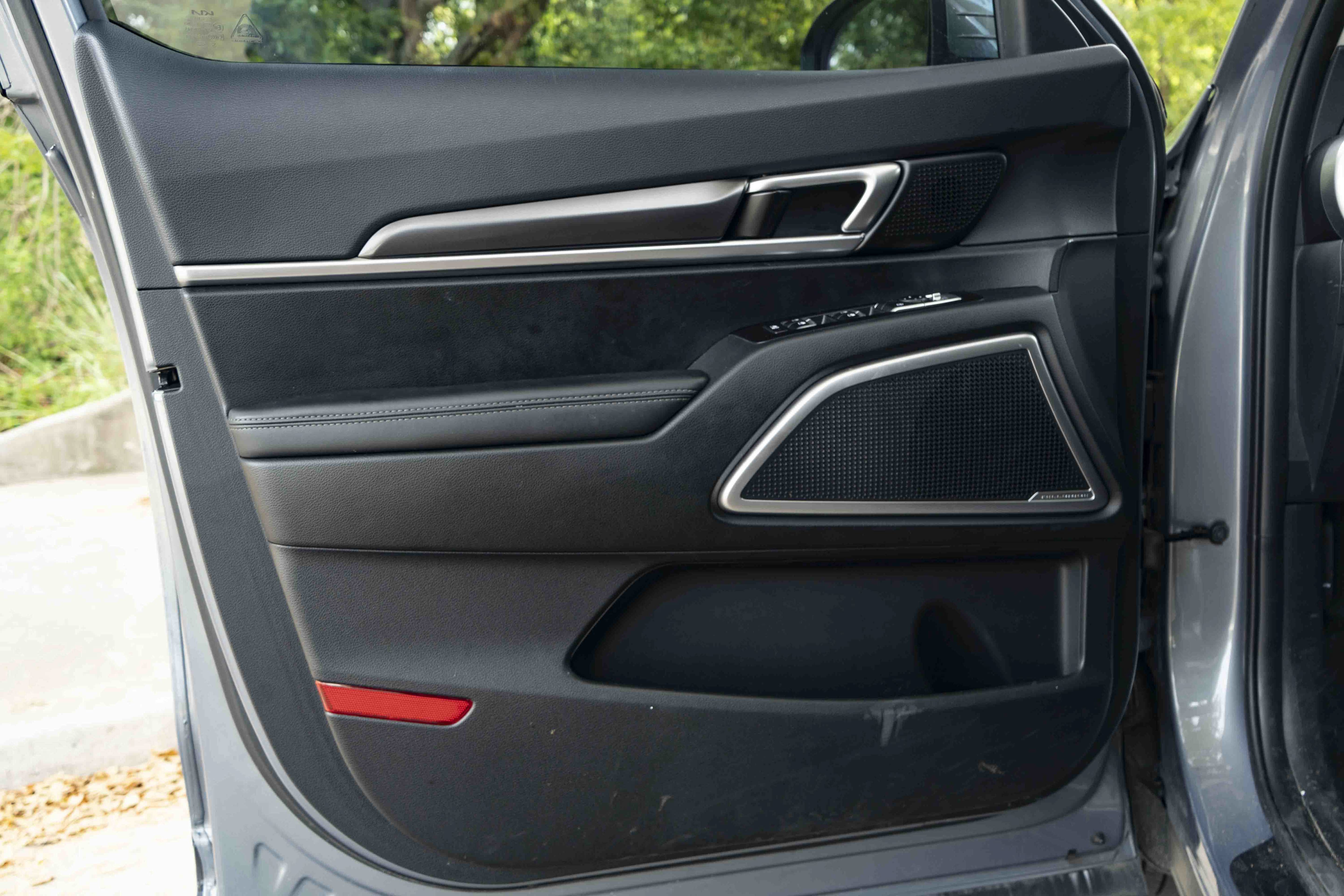 Used 2025 Kia Telluride S FWD image 37