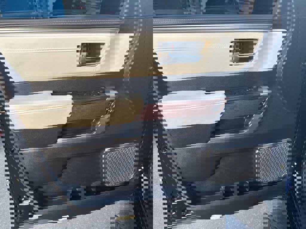 Used 2023 Toyota Sequoia Capstone image 17