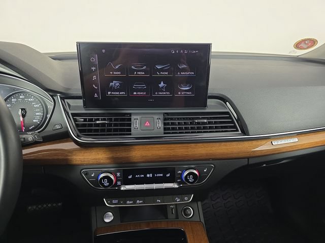 Used 2023 Audi Q5 2.0T Premium w/ Convenience Package AWD/4WD image 23
