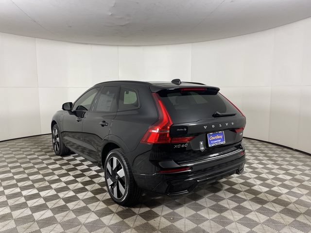 Certified 2025 Volvo XC60 T8 Plus w/ Protection Package Premier AWD/4WD image 11