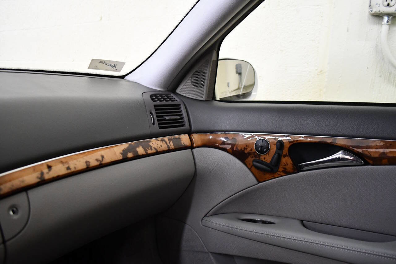 Used 2005 Mercedes-Benz E 320 CDI Sedan image 19