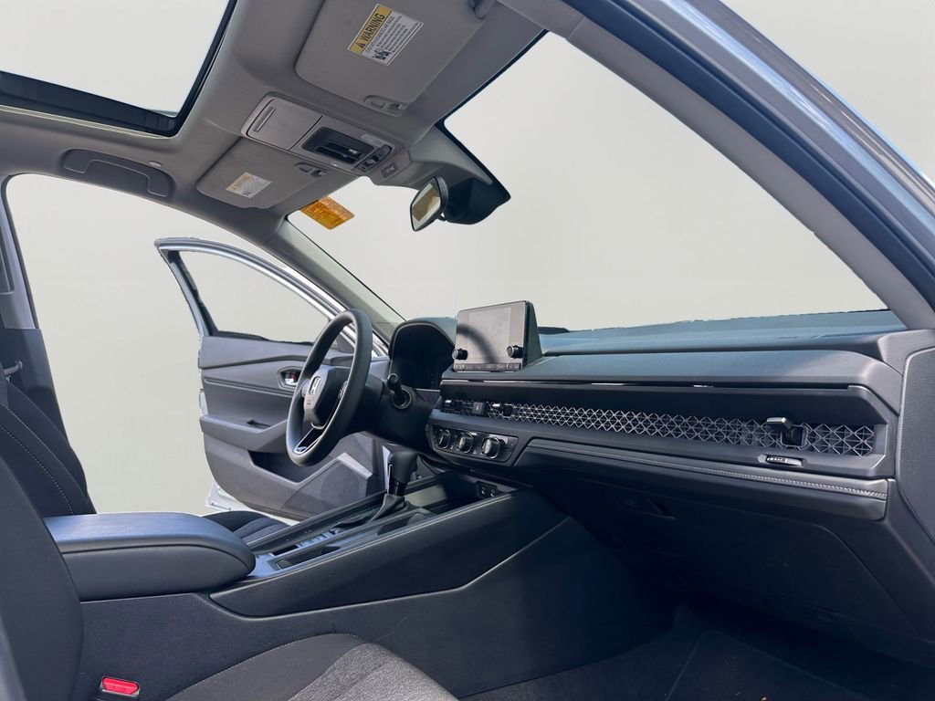 Used 2024 Honda Accord EX image 11