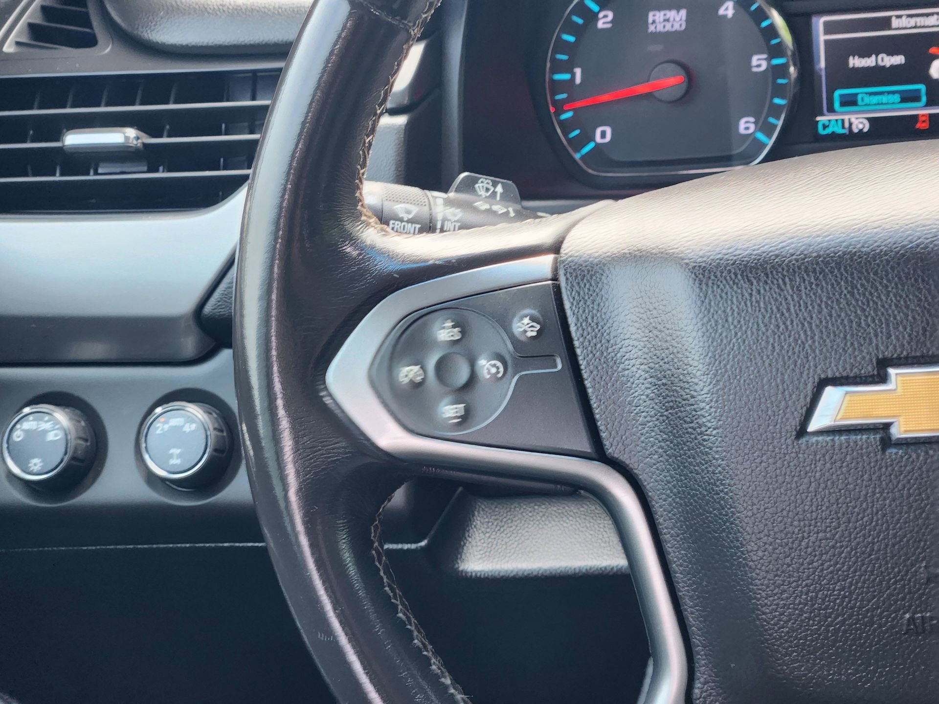 Used 2018 Chevrolet Suburban LT AWD/4WD image 27