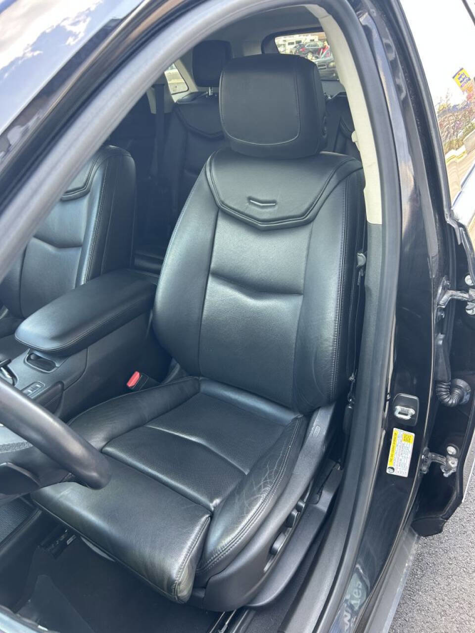 Used 2017 Cadillac XT5 Luxury w/ Driver Awareness Package AWD/4WD image 13