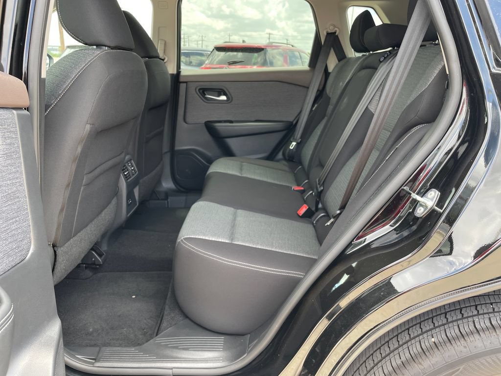 Certified 2021 Nissan Rogue SV FWD image 25