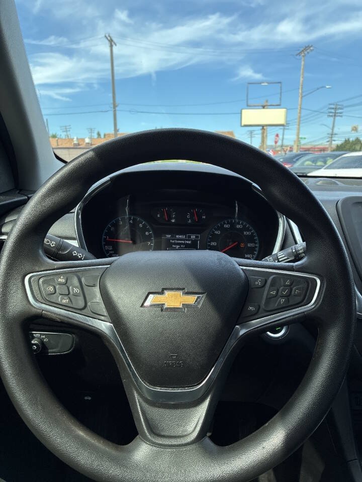 Used 2018 Chevrolet Equinox LT FWD image 19