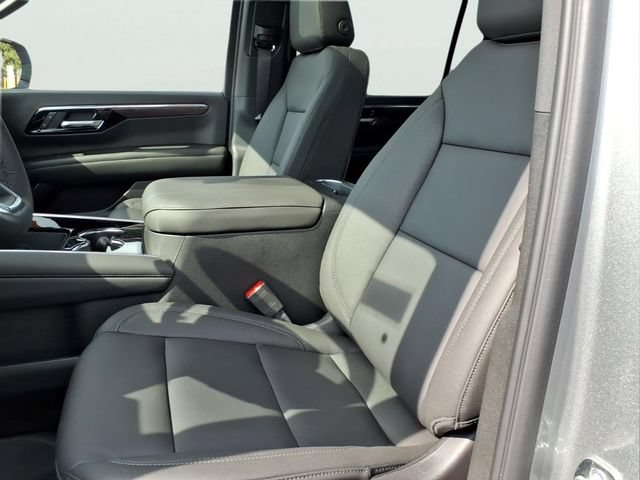 New 2026 Chevrolet Suburban LT w/ Comfort Package AWD/4WD image 19