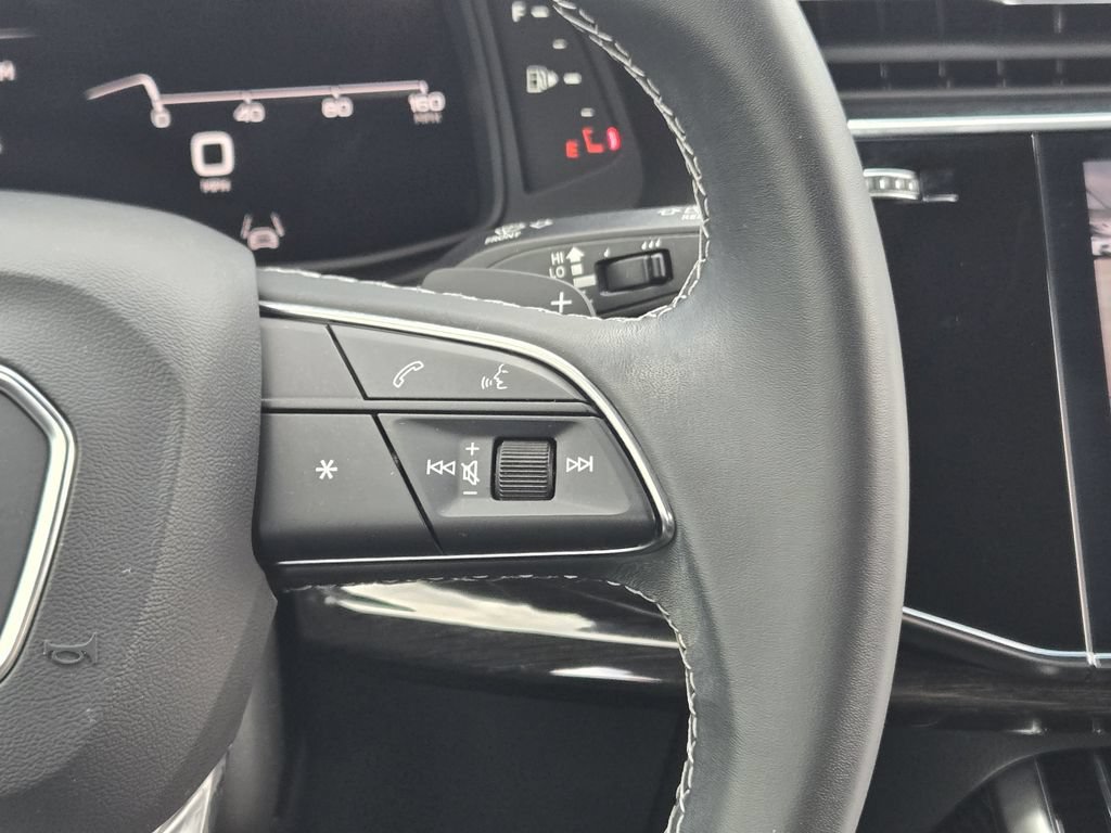 Certified 2025 Audi Q7 2.0T Premium Plus w/ Premium Plus Package AWD/4WD image 37
