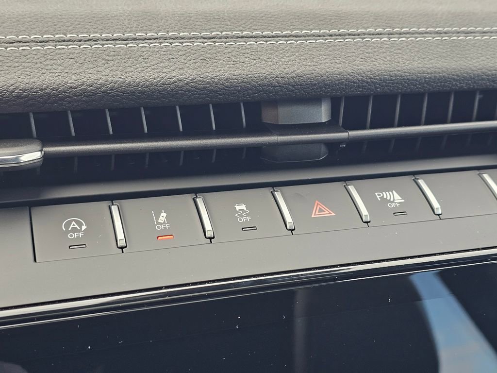 New 2026 Jeep Grand Cherokee L Limited image 23