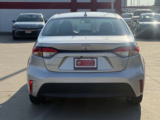 Used 2024 Toyota Corolla LE FWD image 5
