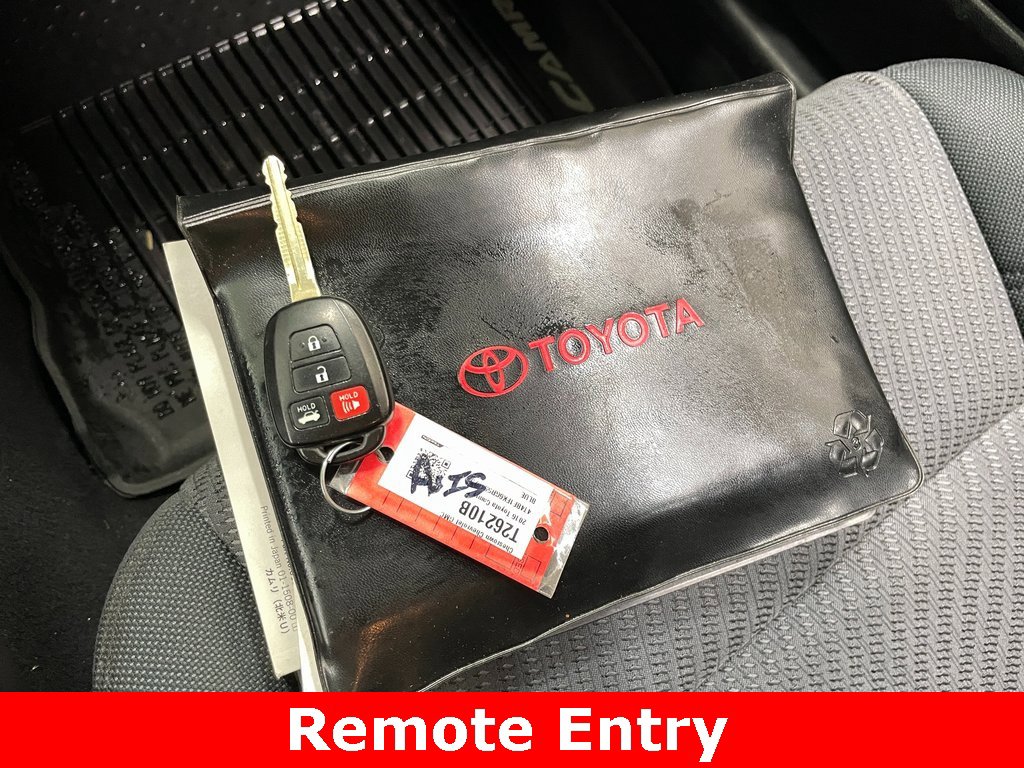Used 2016 Toyota Camry LE image 5