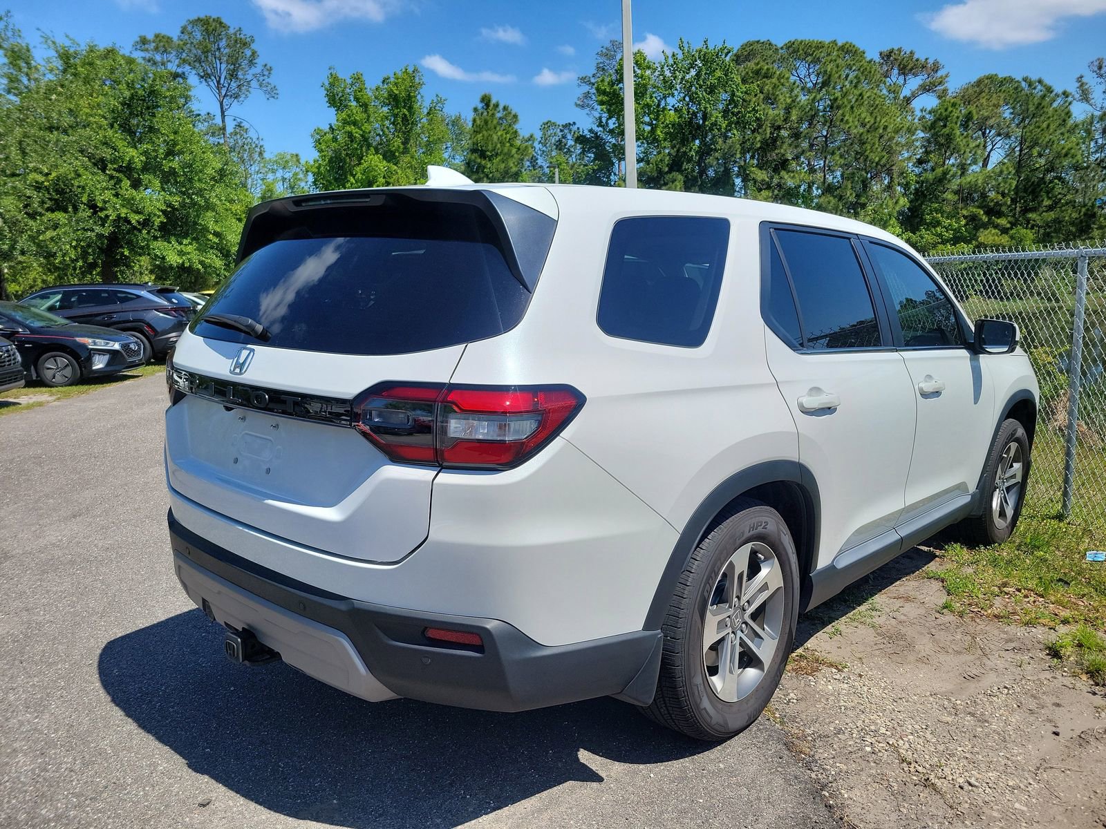 Used 2023 Honda Pilot EX-L image 2