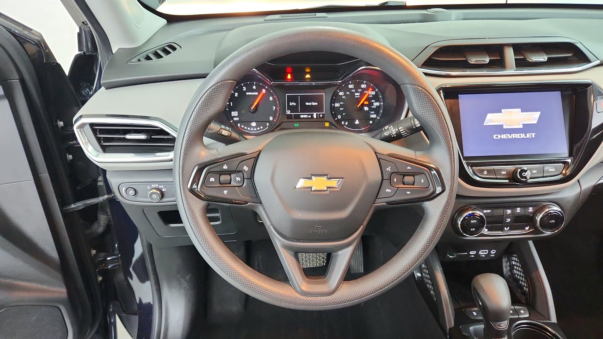 Used 2021 Chevrolet TrailBlazer LT w/ Convenience Package FWD image 19