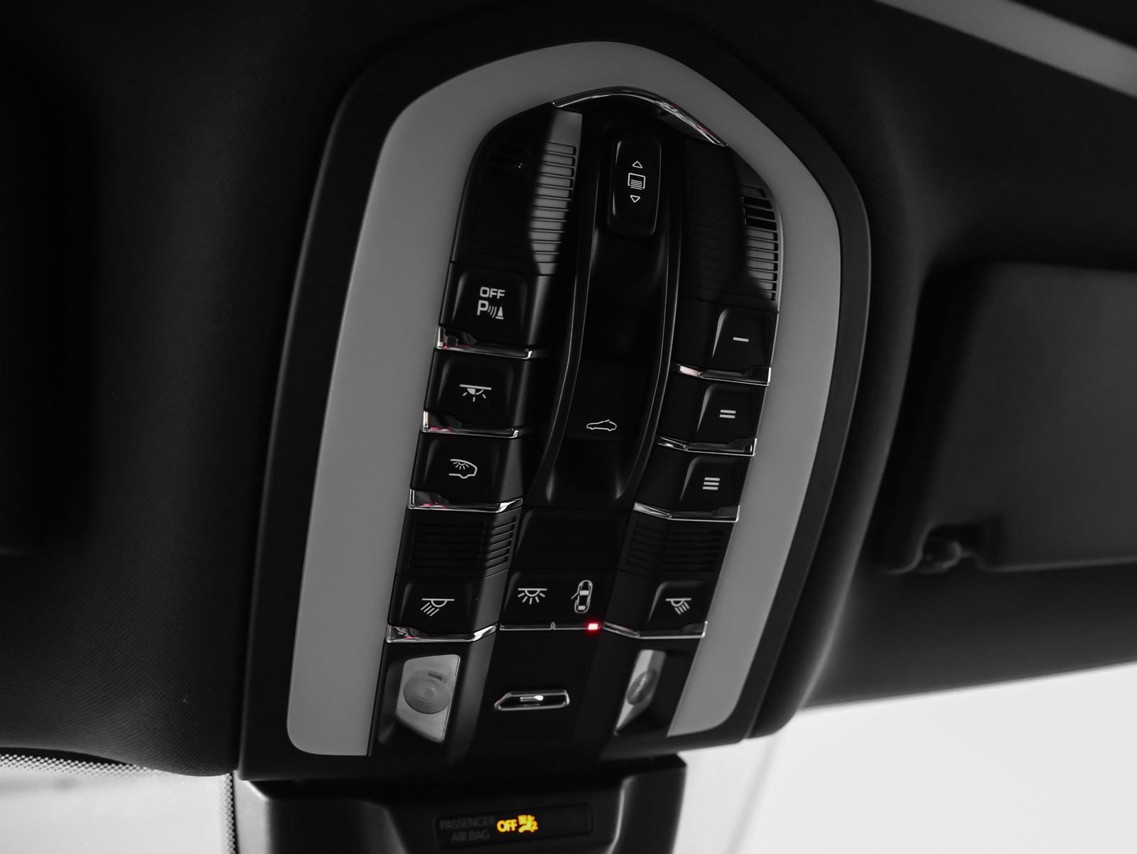Certified 2026 Porsche Macan AWD/4WD image 39
