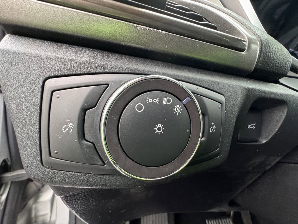 Used 2019 Ford Fusion SEL image 24